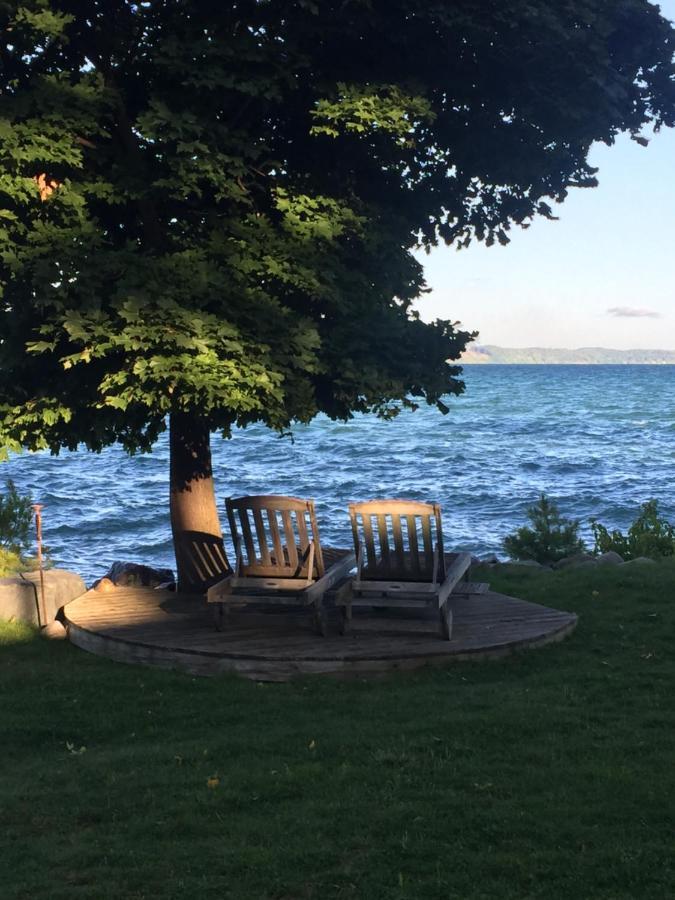 The Spring Lighthouse B&B Elk Rapids Exterior photo